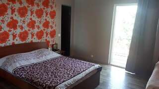 Отель River Hotel Гагра Трехместный номер «Комфорт»-9