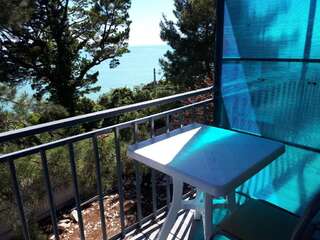 Отель River Hotel Гагра Бюджетный трехместный номер-6